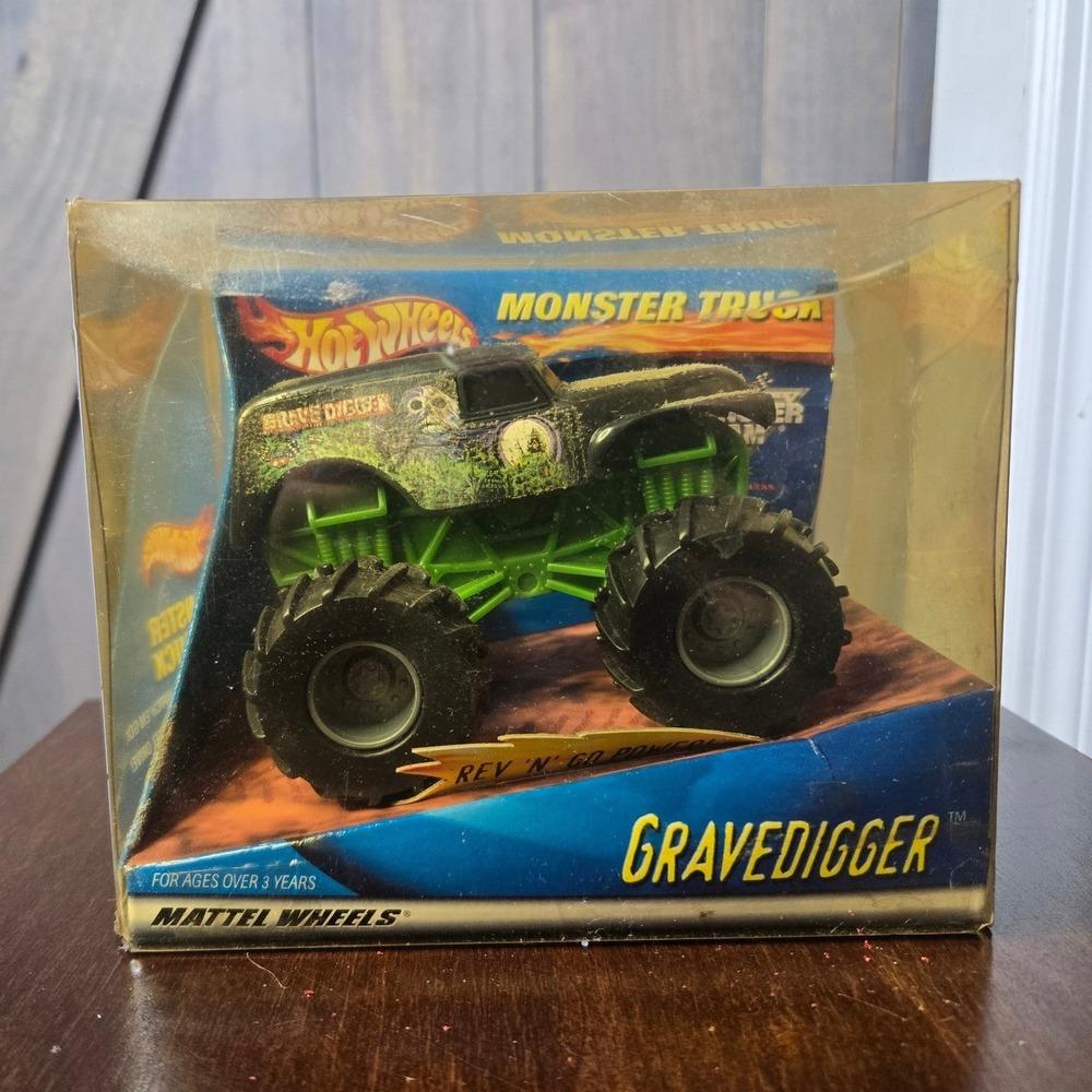 Hot Wheels Grave Digger Monster Truck 2000 Rev N Go Power